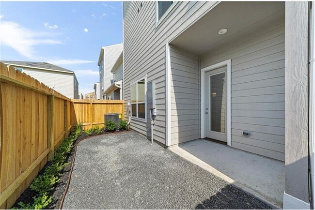 Building Photo - Brand New 3 Story Townhome