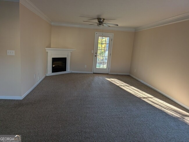 Building Photo - 144 Governor Ln