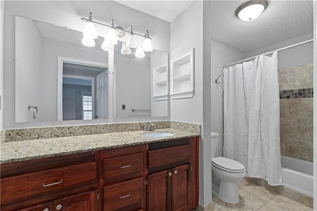 Building Photo - 640 Granville Ct