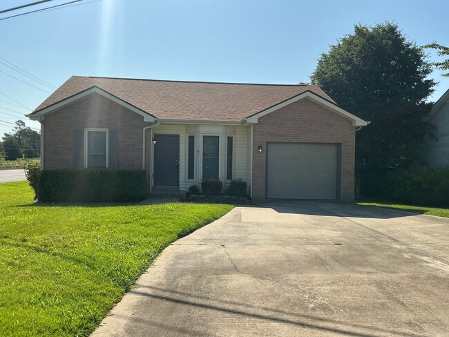 Primary Photo - 101 Shady Maple Dr