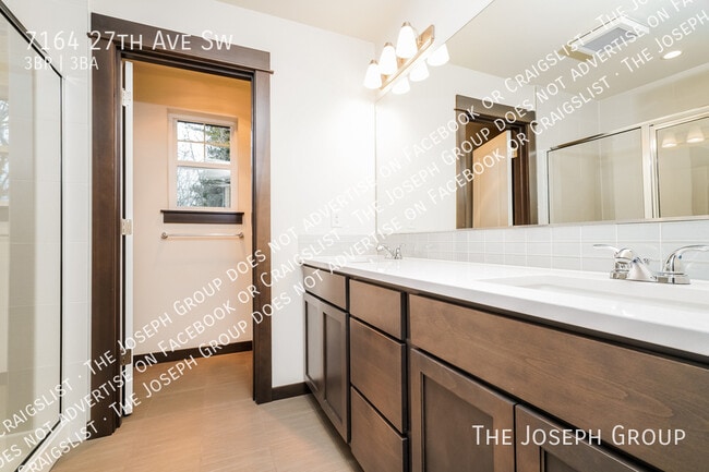 Building Photo - 7164 27th Ave SW