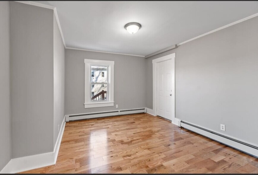 Building Photo - 90 Leighton St