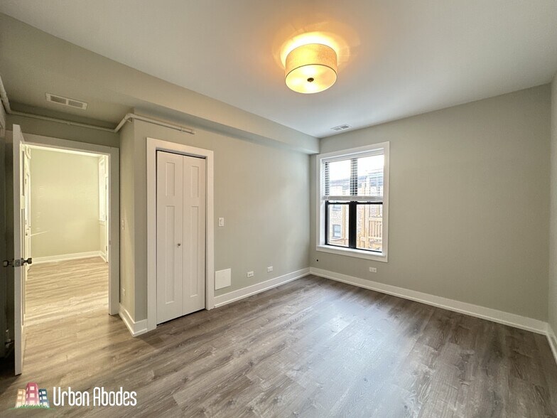 Building Photo - 1124 Maple Ave