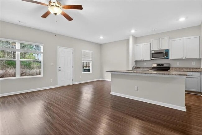 Building Photo - 115 Brexley Dr