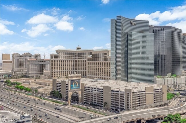 Building Photo - 4575 Dean Martin Dr