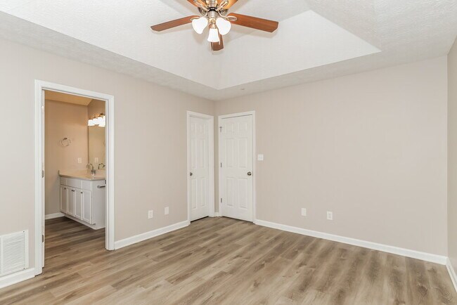 Building Photo - 4001 Imperial Ln