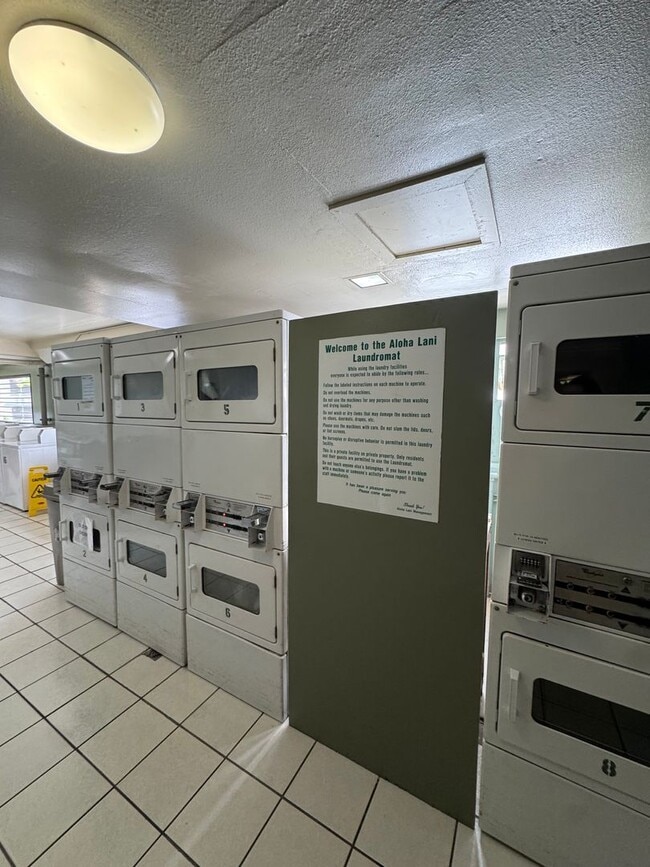 Building Photo - 1 Bed 1 Bath renovated with parking at Alo...