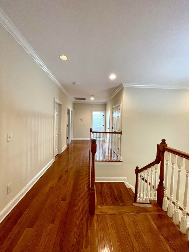 Building Photo - Large 5-bedroom house in Lake Hogan Farm near Chapel Hill schools!