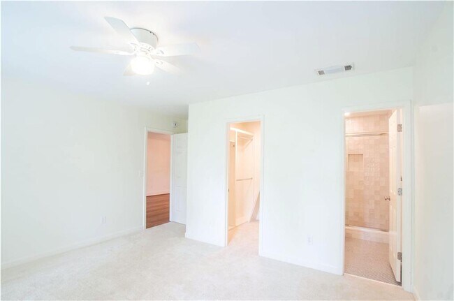 Building Photo - 372 Lynne Cir