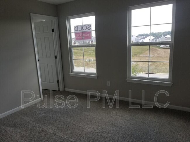 Building Photo - 1389 Meadowrun Ln