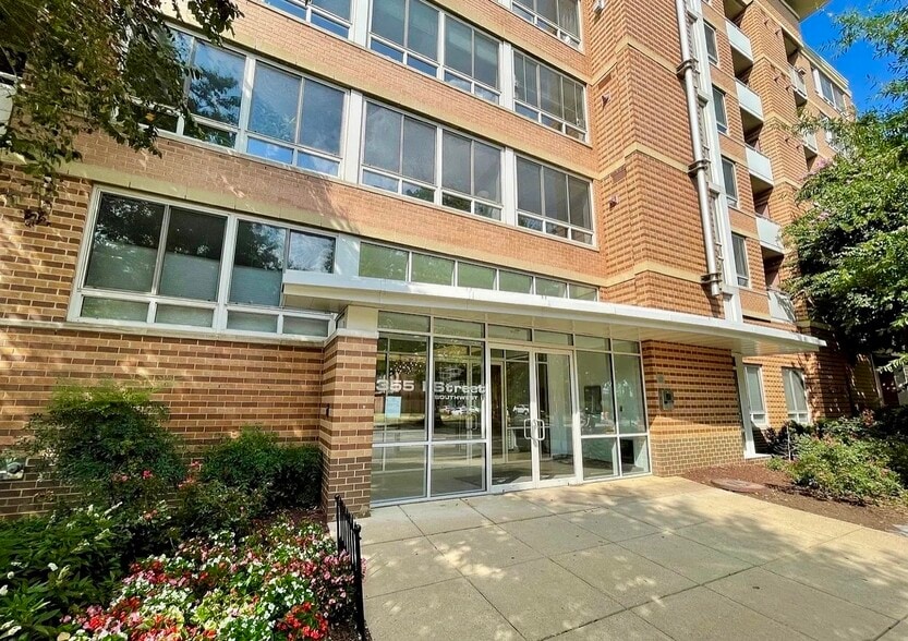 Building Photo - 355 I St SW