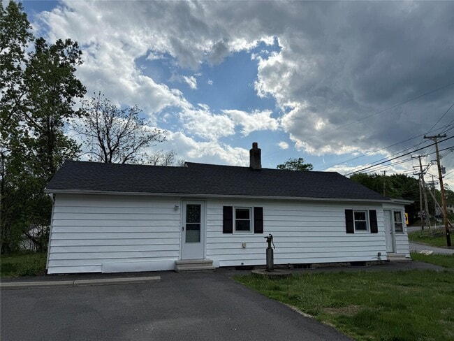 Primary Photo - 227 Union Ave