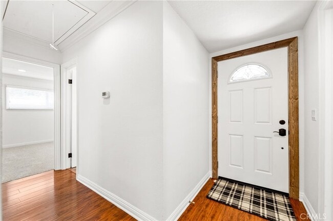 Building Photo - 5892 Meadowlark Dr