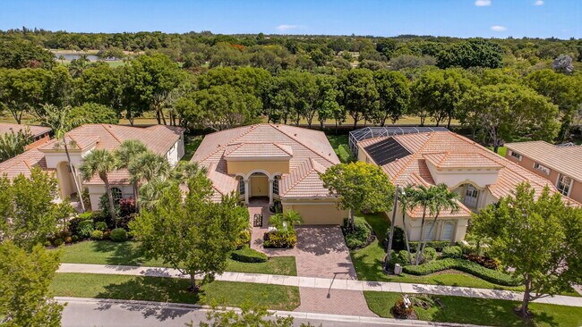 Building Photo - 8873 Via Brilliante