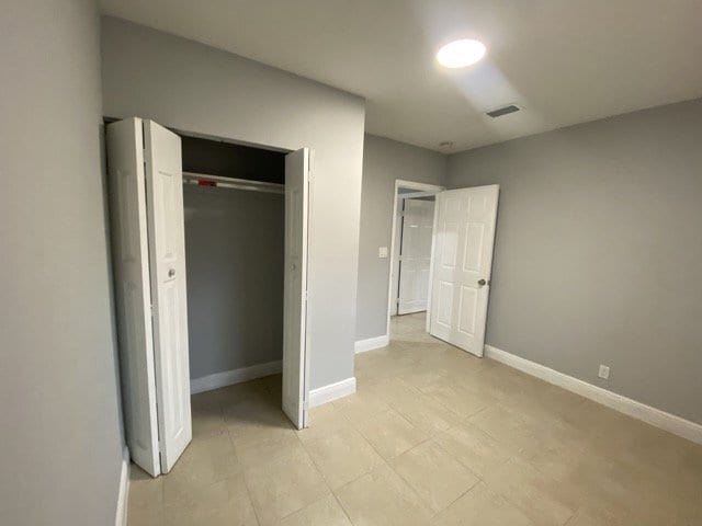 Building Photo - 2 bedroom 1 Bath House - Utilities Included