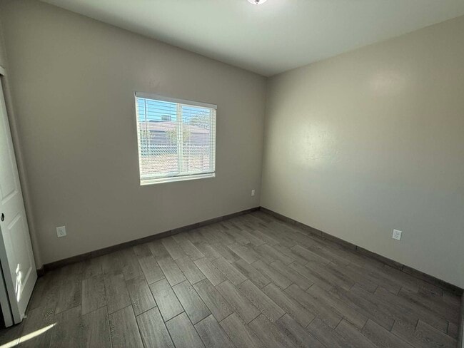 Building Photo - 803 N Van Alstine St