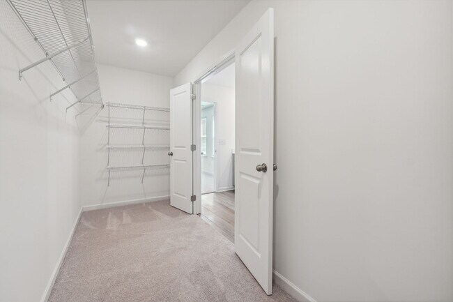 Building Photo - 633 Groover St