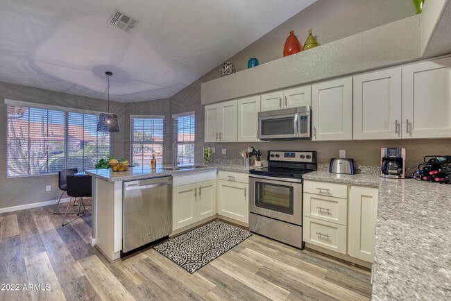 Building Photo - 20615 N Ventana Dr W