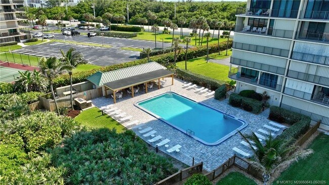 Building Photo - 10000 S Ocean Dr