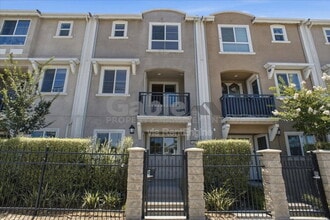 Building Photo - 14854 Nordhoff St