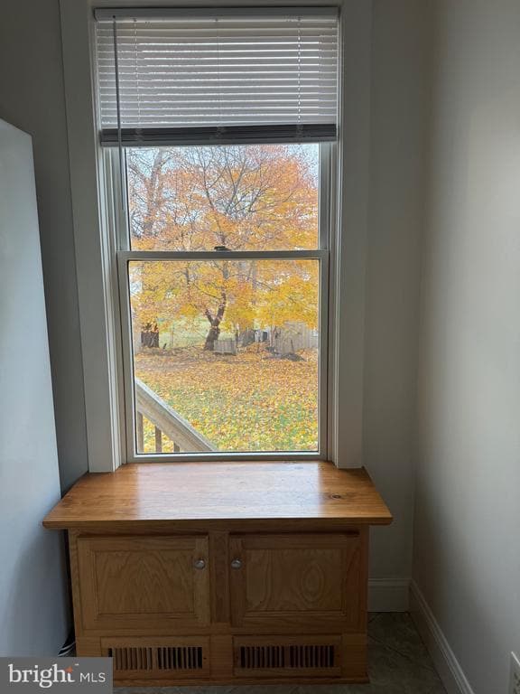 Building Photo - 1740 Arnold Ave