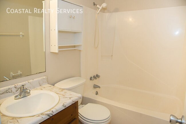 Building Photo - 1116 Greentree Ct