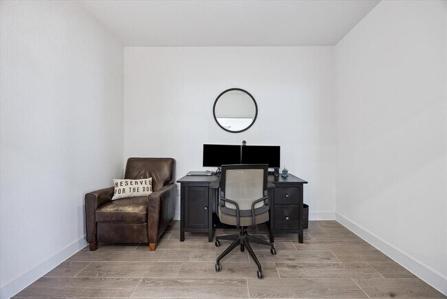 Building Photo - 8112 Skytex St