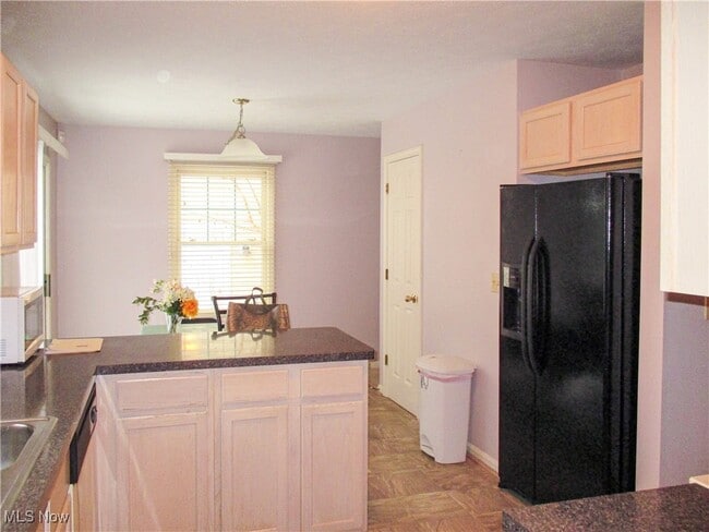 Building Photo - 1942 E 84th St