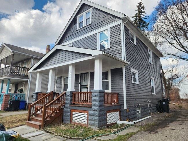 Building Photo - 12709 Parkhill Ave