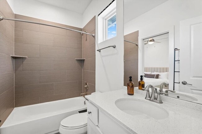 Building Photo - 3505 Villa Ct