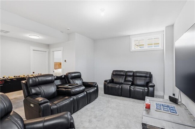 Building Photo - 1000 Fendley St