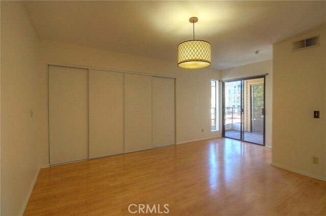 Building Photo - 400 N Louise St