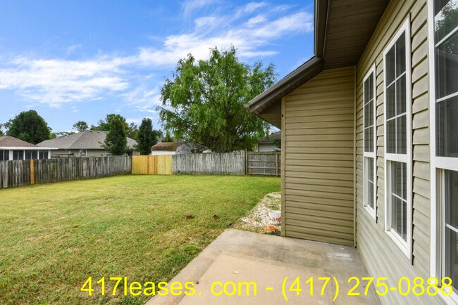 Building Photo - 834 S Duke Ave