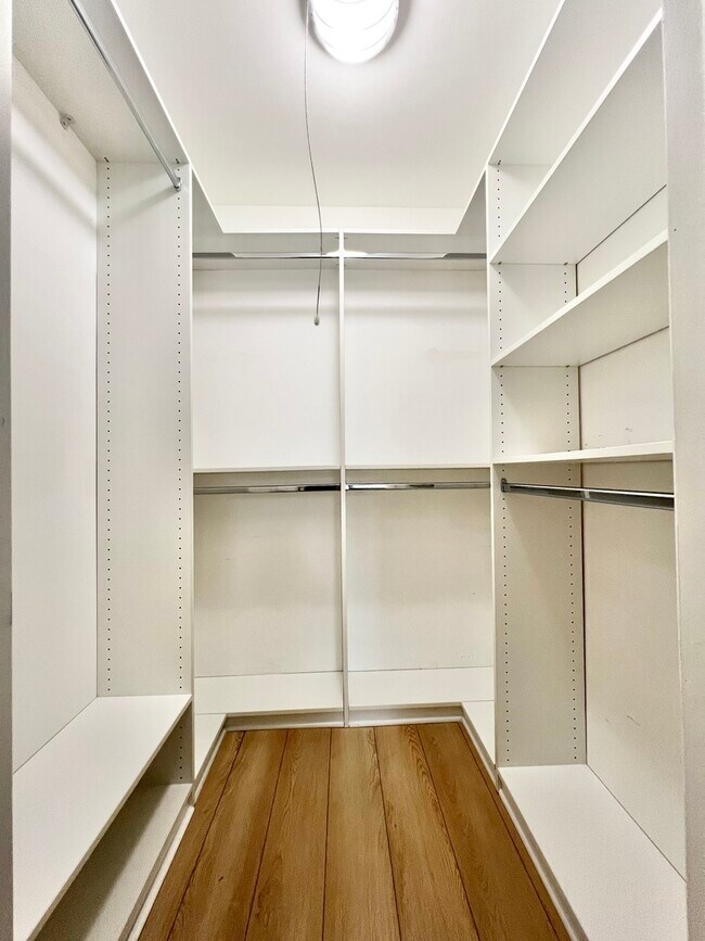 Building Photo - 1166 Buckingham Ct