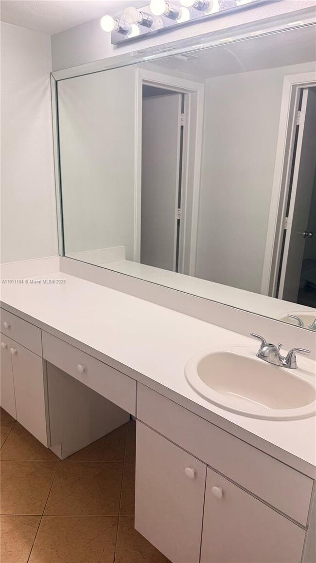 Building Photo - 7430 Miami Lakes Dr