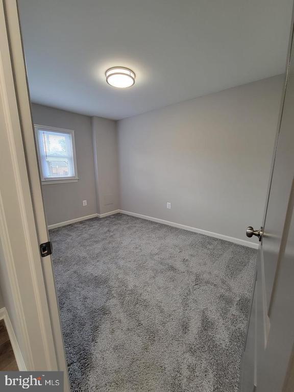 Building Photo - 9145 Old Scaggsville Rd