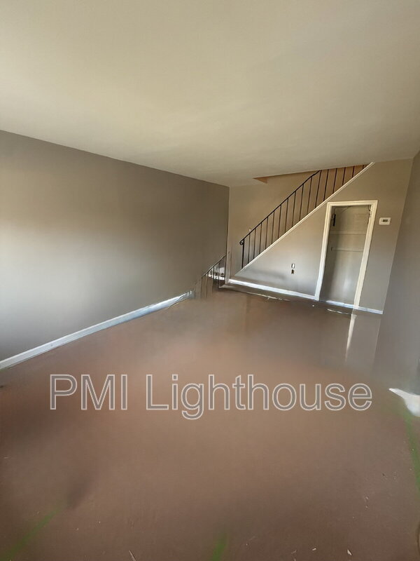 Building Photo - 144 Storm Dr