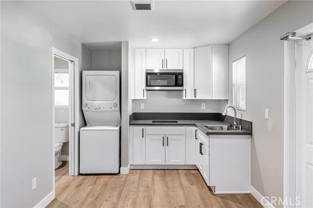 Building Photo - 16440 Donmetz St