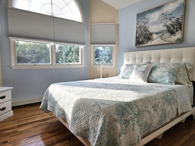 Building Photo - 1275 The Esplanade