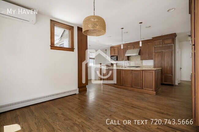 Building Photo - 771 Steele St