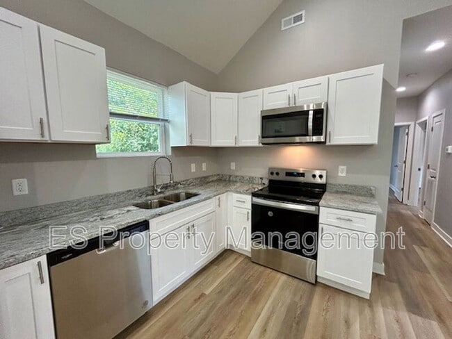 Building Photo - 321 N Kealing Ave