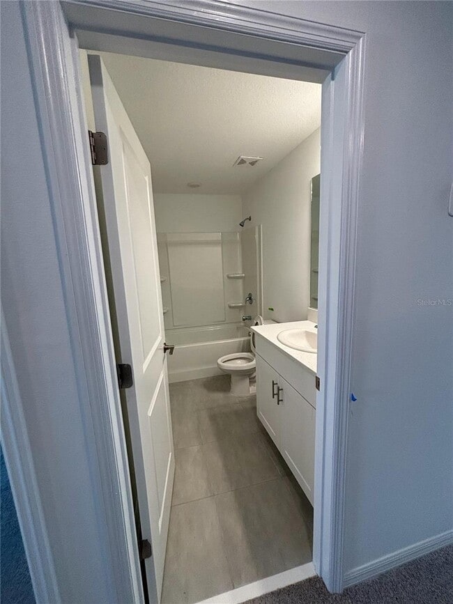 Building Photo - 2236 Portrait St