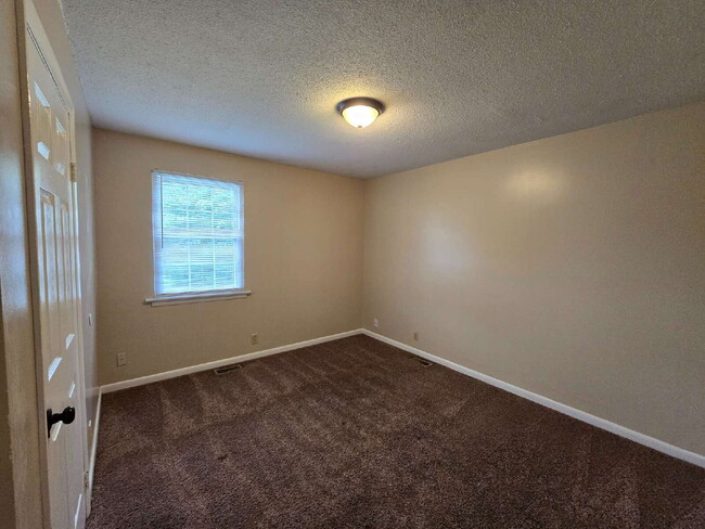 Building Photo - 878 Wedgewood Ct