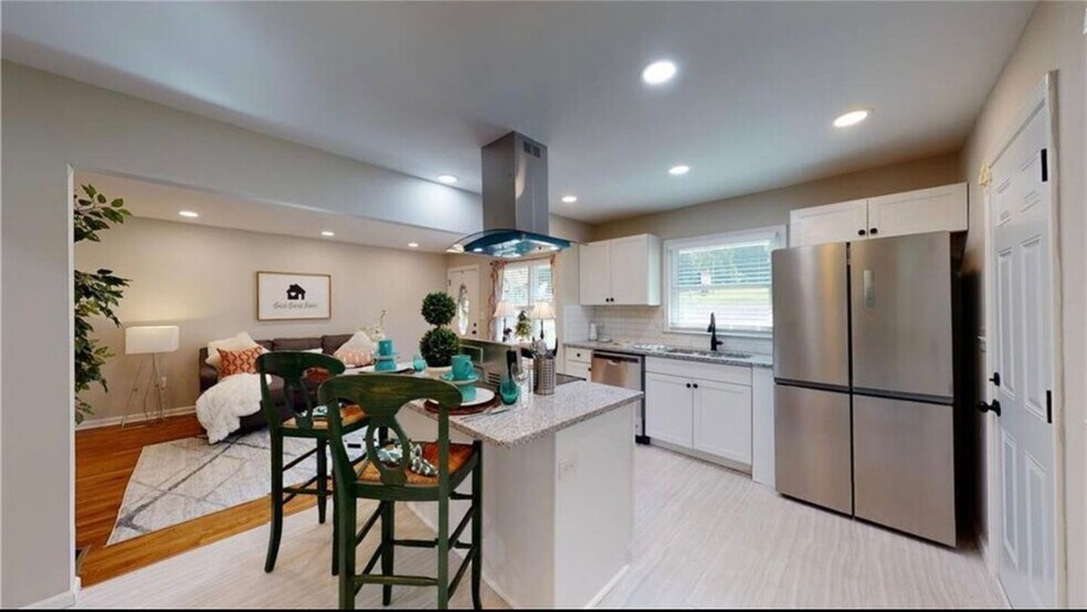 Building Photo - 2602 Macon Dr SW