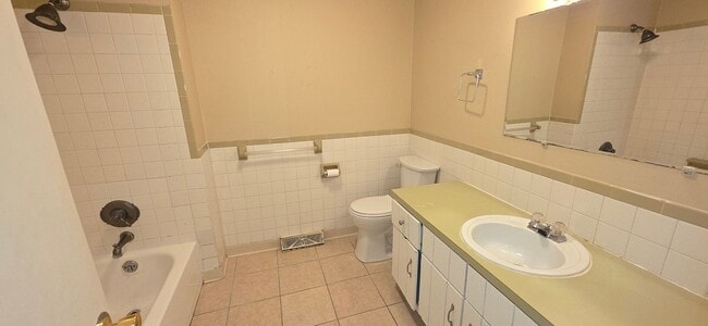 Building Photo - Spacious 3 Bedroom Home for $1095 in Southwest Springfield