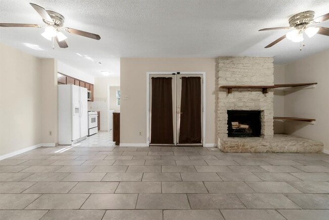 Building Photo - 7703 Peaceful Hill Ln