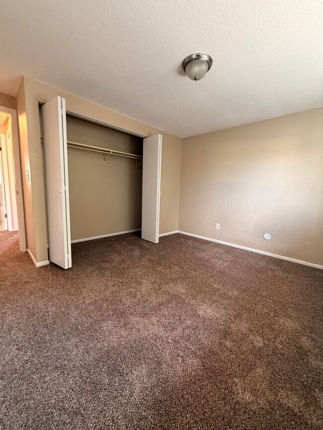 Building Photo - 7080 Alegre Cir