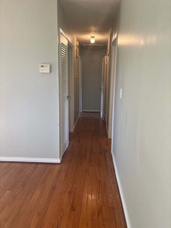 Building Photo - 4209 Narcissus Dr