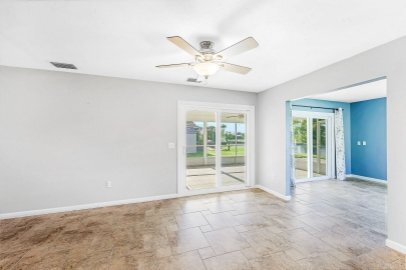 Building Photo - ANNUAL RENTAL: 3-Bedroom Waterfront Home w...