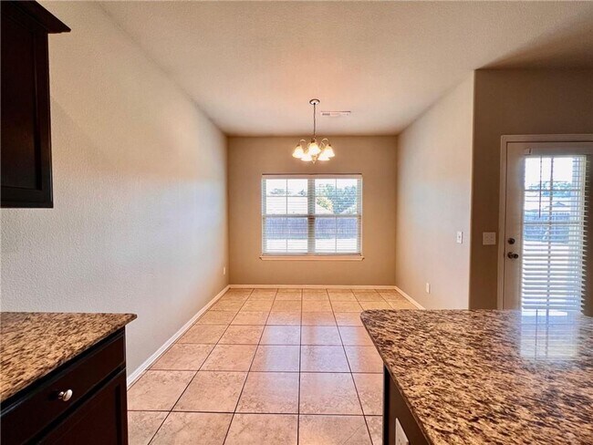 Building Photo - Nice Home in South East Fayetteville